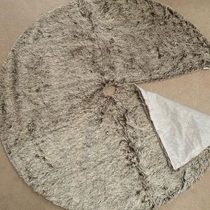 Faux Fur Christmas Tree skirt